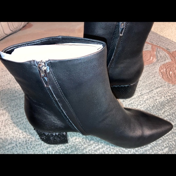 Dolce Vita Pointed Toe Ankle Booties - Picture 6 of 7